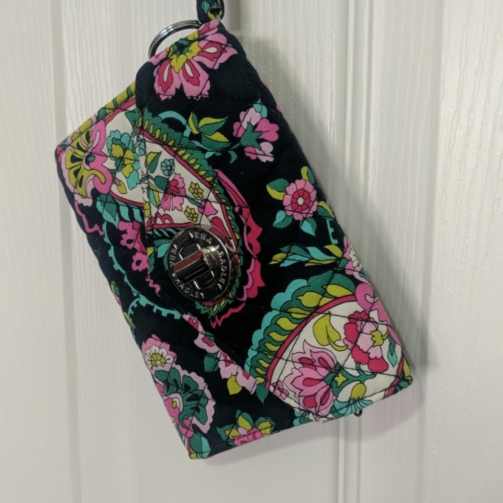🌸 NWOT Vera Bradley Navy Pink Floral Wristlet 🌸